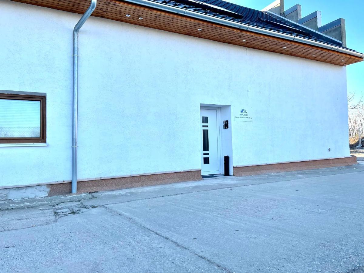 #World Monteur Apartment Schkeuditz Exterior foto